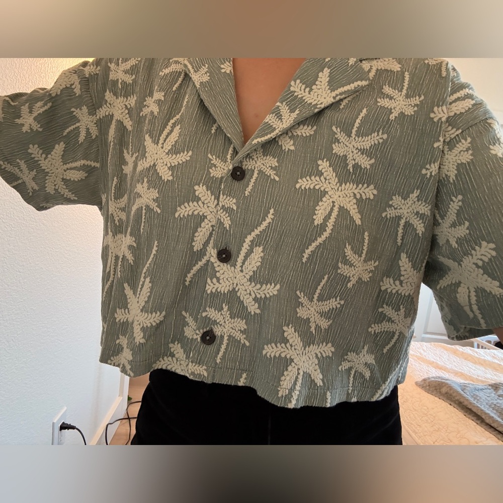 Palm Tree Cropped Button Up Tee - Picture 2 of 6